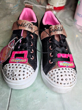 Twinkle Toes Girls Sequin Light-Up Sneakers NWT